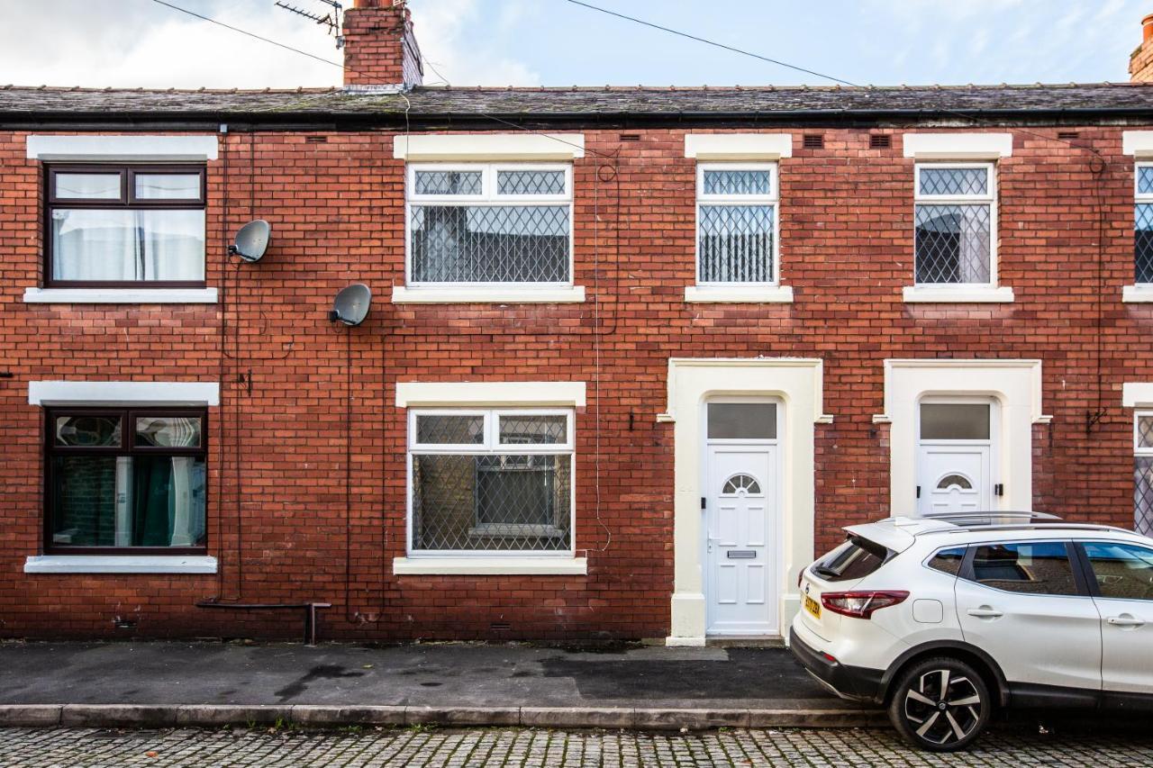 Connaught House - Wi-Fi, Parking, Contractors Villa Preston  Exterior photo